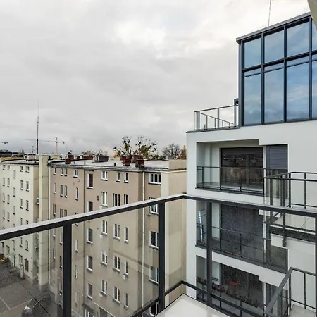 Klimatyzowany Very Berry Z Parkingiem W Poznaniu By Renters Apartment *