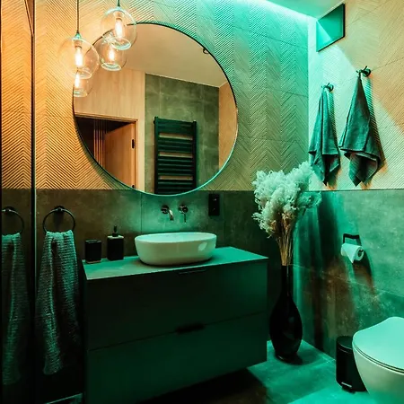 Apartment Klimatyzowany Very Berry Z Parkingiem W Poznaniu By Renters Poznan