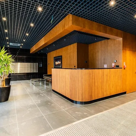 Apartment Klimatyzowany Very Berry Z Parkingiem W Poznaniu By Renters