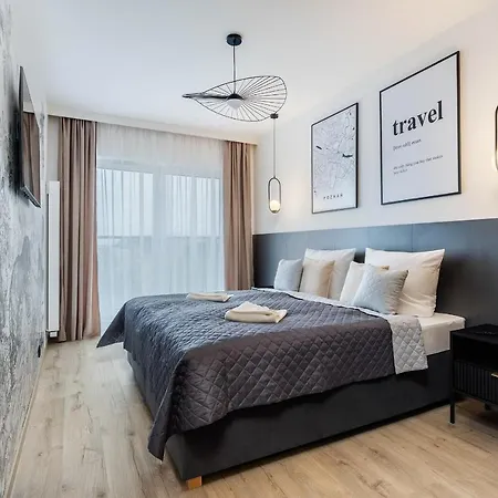 아파트 Klimatyzowany Very Berry Z Parkingiem W Poznaniu By Renters