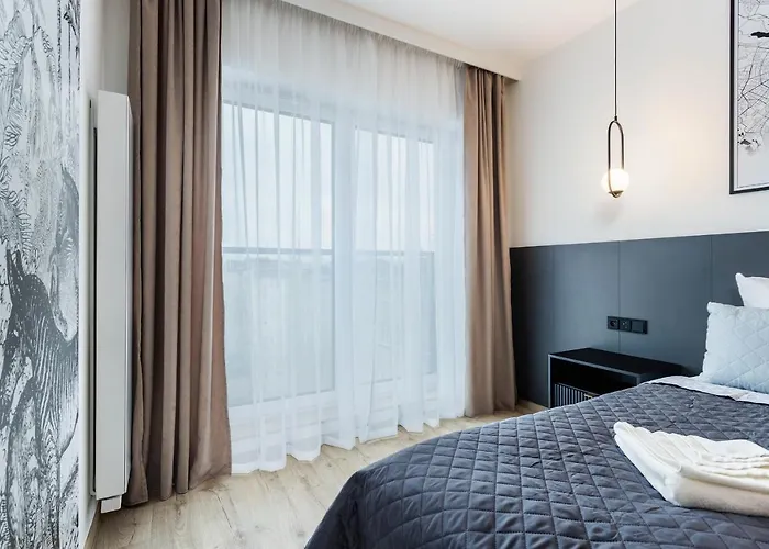 Klimatyzowany Very Berry Z Parkingiem W Poznaniu By Renters Appartamento