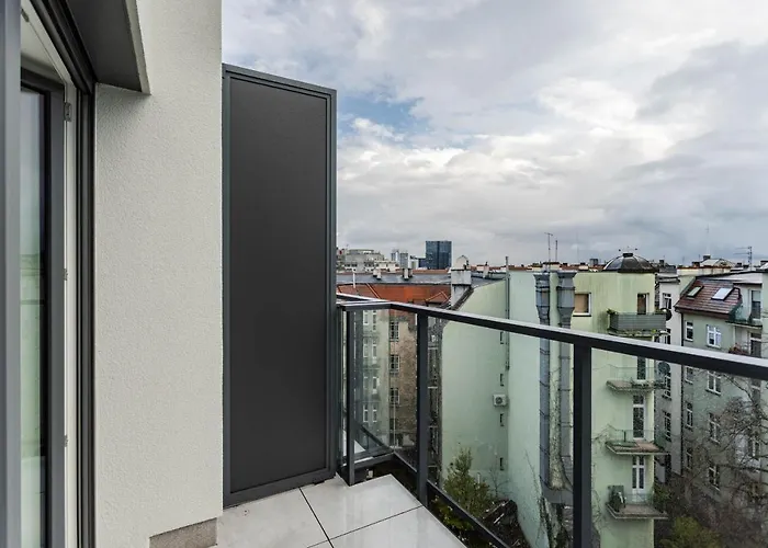 Klimatyzowany Very Berry Z Parkingiem W Poznaniu By Renters Appartamento