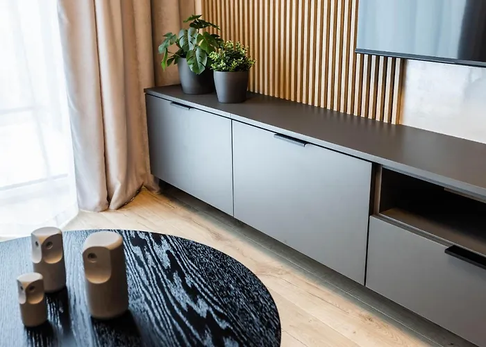 Klimatyzowany Very Berry Z Parkingiem W Poznaniu By Renters Appartamento