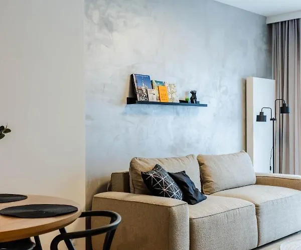 Klimatyzowany Very Berry Z Parkingiem W Poznaniu By Renters Apartmán Poznaň