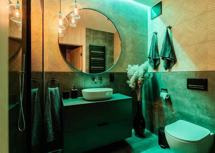 דירה Klimatyzowany Very Berry Z Parkingiem W Poznaniu By Renters פוזנן