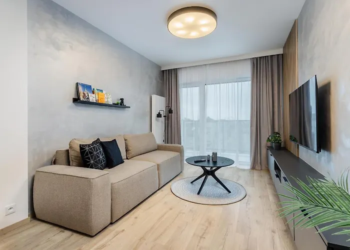 Klimatyzowany Very Berry Z Parkingiem W Poznaniu By Renters *