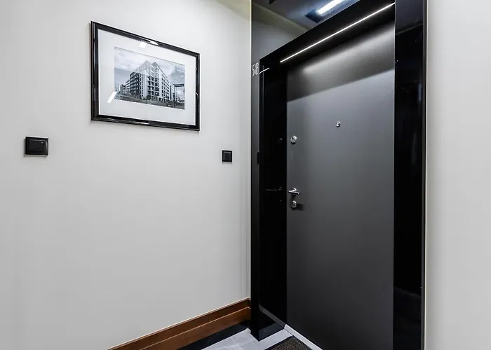 Klimatyzowany Very Berry Z Parkingiem W Poznaniu By Renters דירה פוזנן