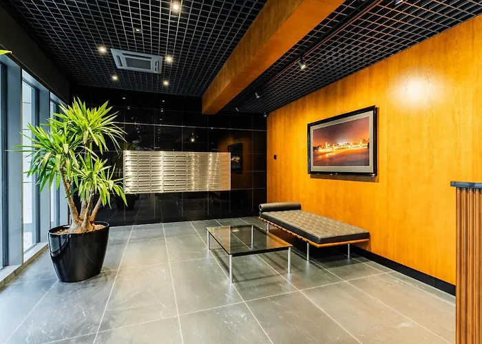 Klimatyzowany Very Berry Z Parkingiem W Poznaniu By Renters דירה *